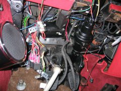 Elektrische Lenkhilfe nachrüsten - die Verkabelung unter dem Armaturenbrett