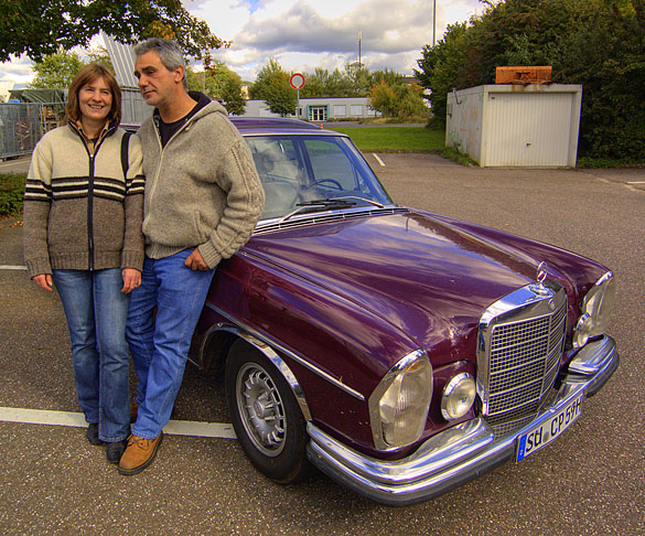 Peter und Claudia mit ihrem Dickschiff